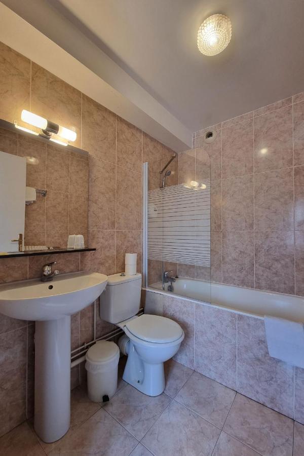 Le Catalan - Hotel Et Appartements Mont-Louis Buitenkant foto
