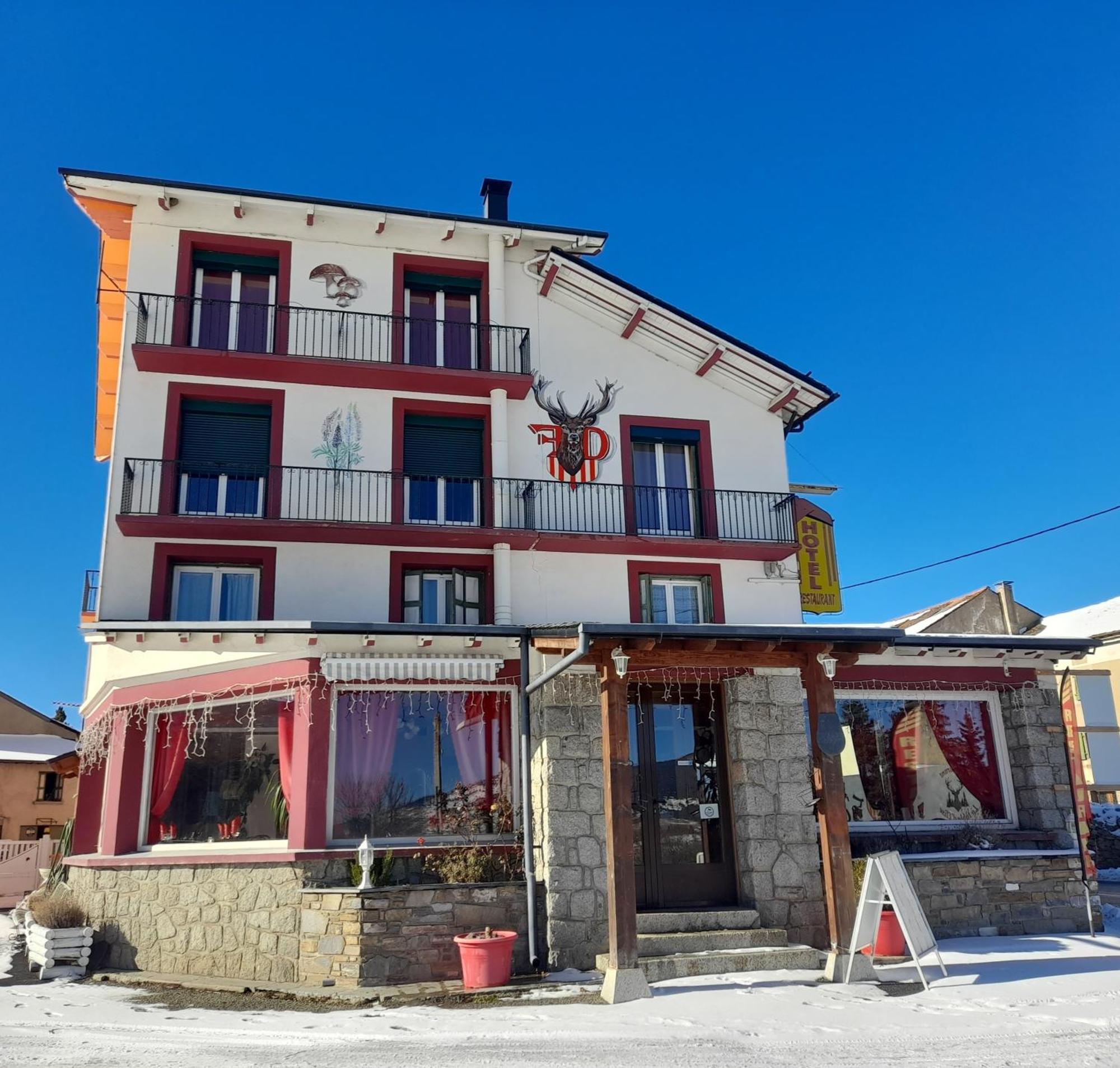 Le Catalan - Hotel Et Appartements Mont-Louis Buitenkant foto