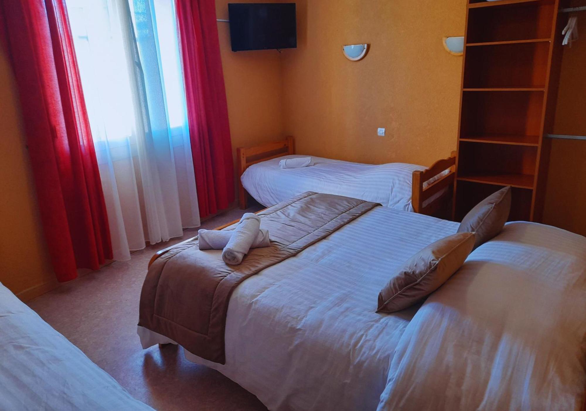 Le Catalan - Hotel Et Appartements Mont-Louis Buitenkant foto