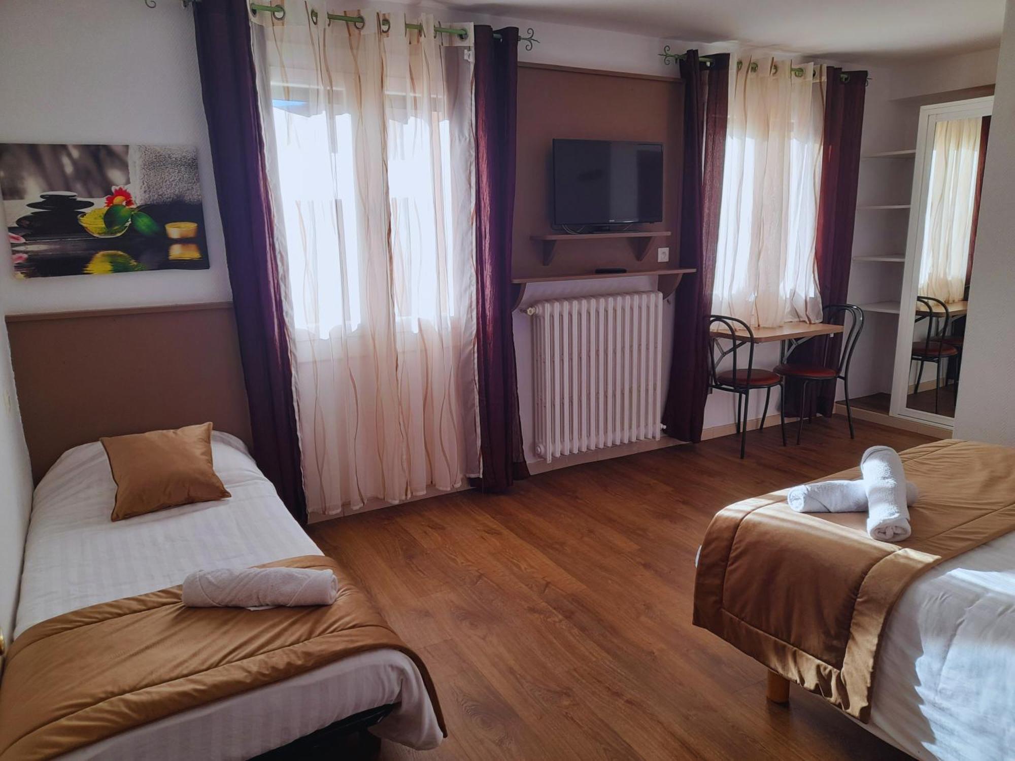Le Catalan - Hotel Et Appartements Mont-Louis Buitenkant foto