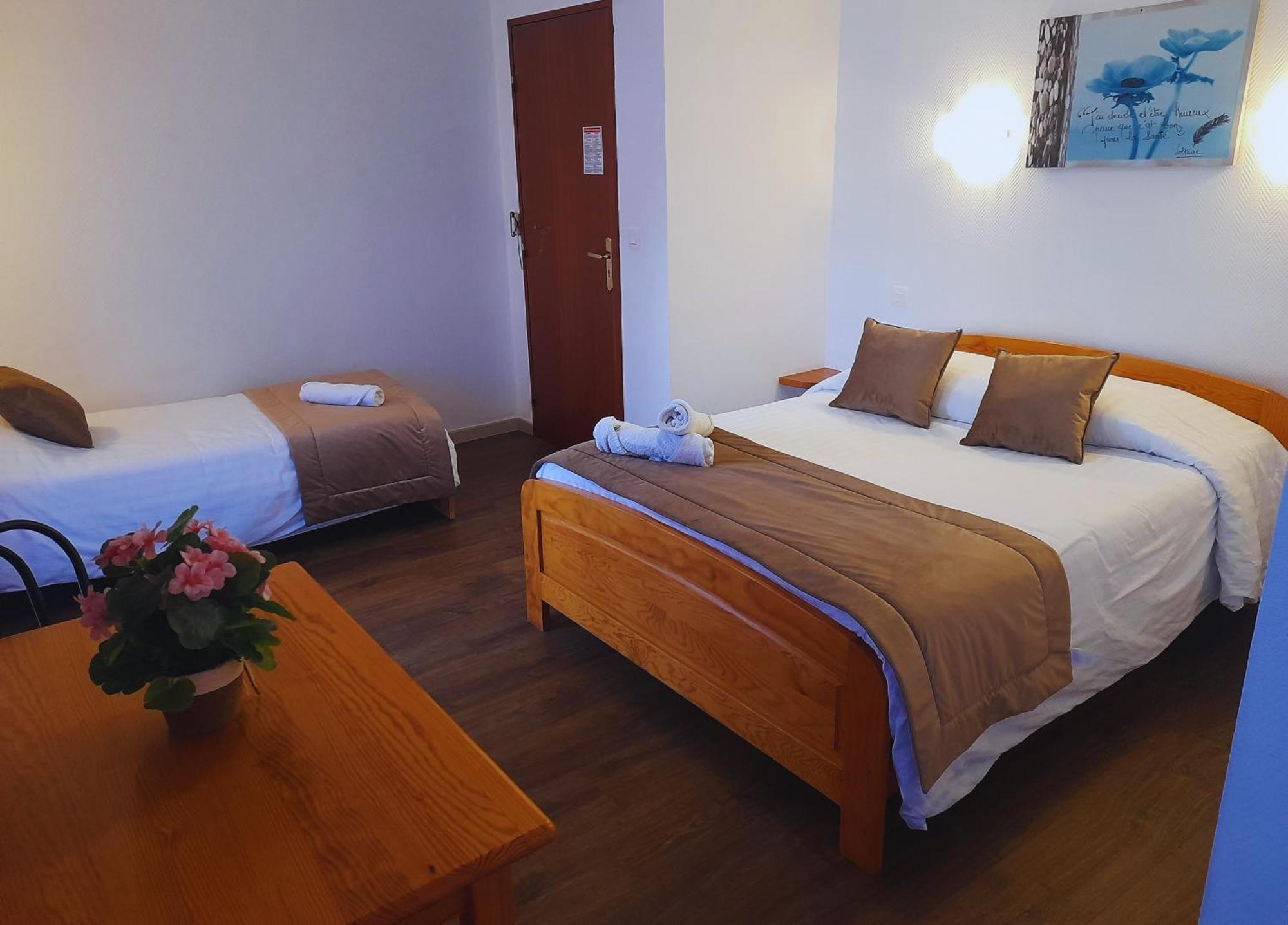 Le Catalan - Hotel Et Appartements Mont-Louis Buitenkant foto