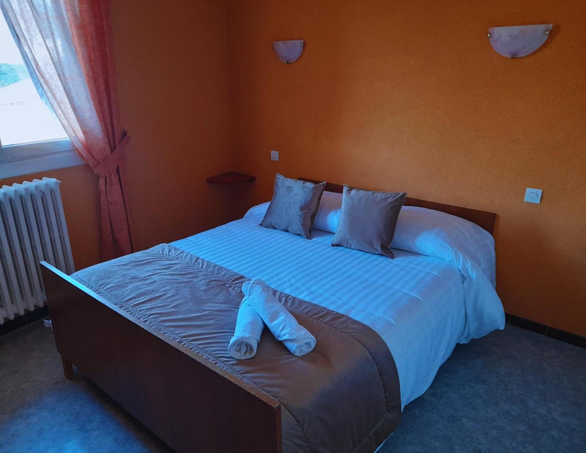 Le Catalan - Hotel Et Appartements Mont-Louis Buitenkant foto